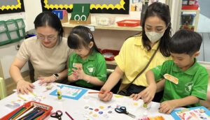 Parents and students of Sekolah Victory Plus, an international school in Bekasi, attending a trial class during the open house.